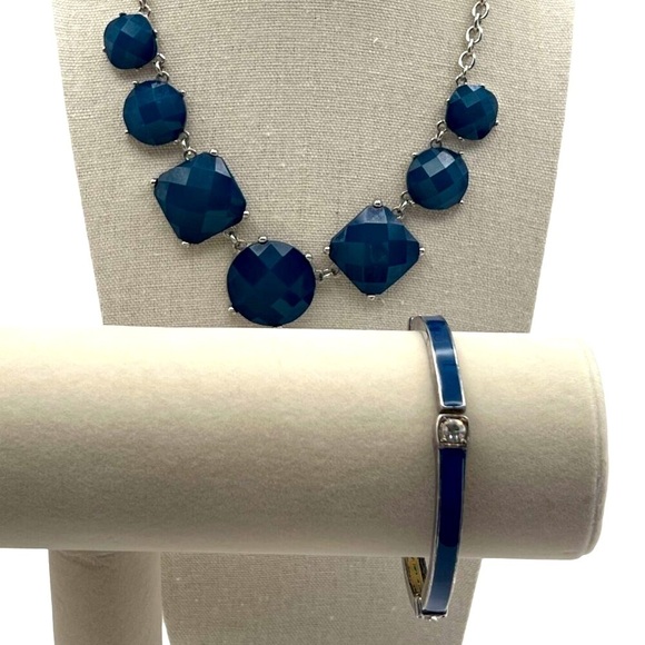 Blue Faceted Necklace & Bangle Set Geometric Design Silver-Tone Chain. N71 - Picture 4 of 12